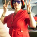 naša pani profesorka:D je to fotené za jazdy v autobuse, rozmazané bohužial..
