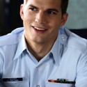 Ukážka z obrázkov v albume Ashton Kutcher - spapáám ho !! najkrajší chlap (pre mňa) :P