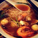 Po sto rokoch seafood (bolo tam aj bravcove, ale to som natlacil do frajerky) vo Vietnamskej restike. Jedno z najlepsich Azijskych jedal ake som kedy mal. Ale stacilo masa a zas minimalne mesiac budem na vege strave. Snad...