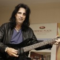Ukážka z obrázkov v albume Alice Cooper - Bratislava