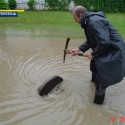 Zatopený Trebišov v okolí sídliska Juh. Túto potopu zapríčinila v majoritnej časti kanalizácia, ktorá prúdom vypúšťala vodu. (Foto: čitateľ Michal z Trebišova)