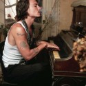..pre mna ta najdokonalejsia kombinacia: charizmaticky chlap za klavirom (a k tomu este Johnny Depp) :D