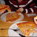 a maxi pizza zozrana za tri minuty.D