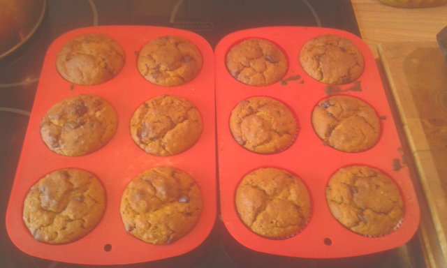 Tekvicovo-cokoladove muffiny, celozrnne, brutalne zdrave a chutne :) pumpkin spiced bitches !