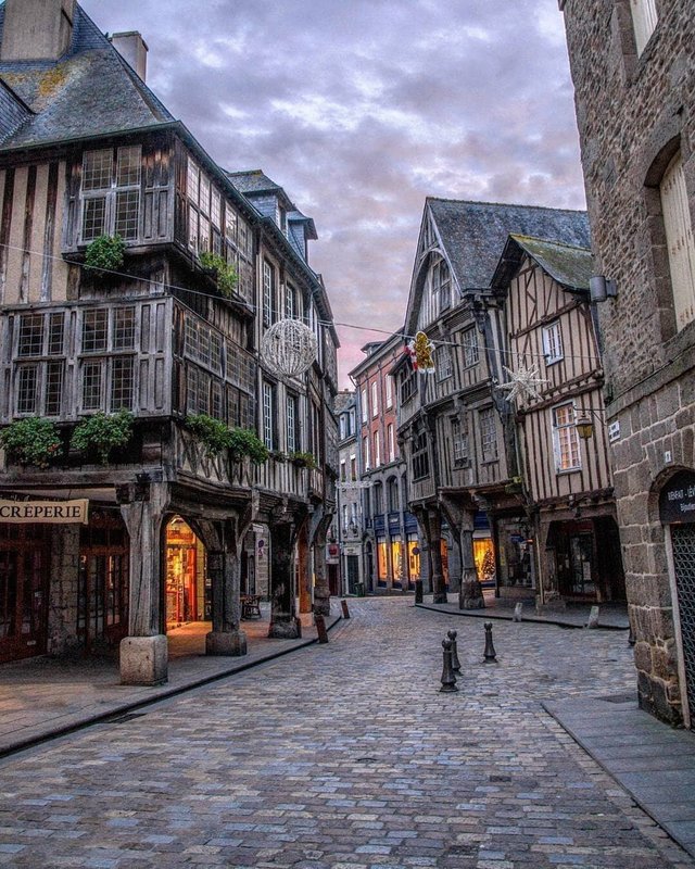 nove vysnene miesto... Dinan, France