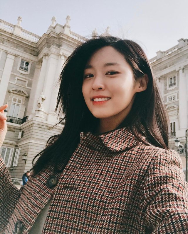 Seol-Hyun in Spain