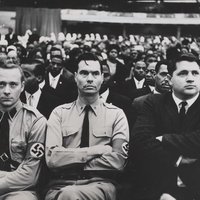 taká úsmevná kuriozita,členovia american nazi party na zjazde nation of islam 1961