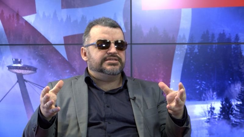 Stevie Chmelár
