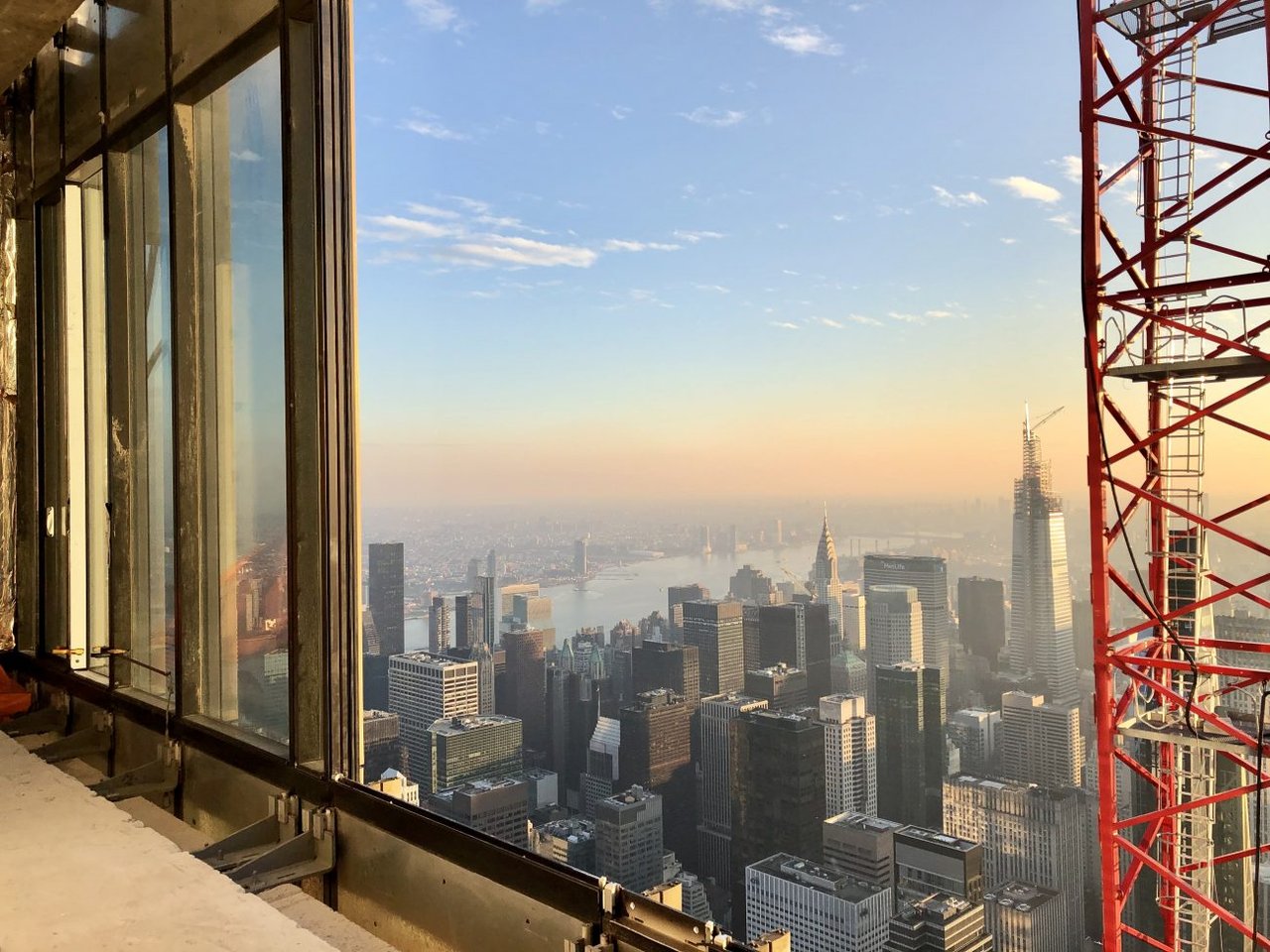 vyhlad z Central Park tower. Nova najvyssia budova v NY. Som zvedavy na toho fesaka, vianocnu atmosferu a bodaj by aj sneh