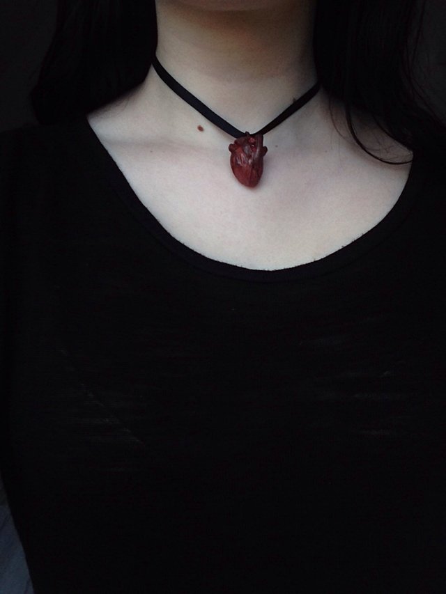 O chviľu tu máme Valentína. A na Valentína sú vraj v móde srdiečka. Tak som si na znak svojej lásky jedno vyrobila.