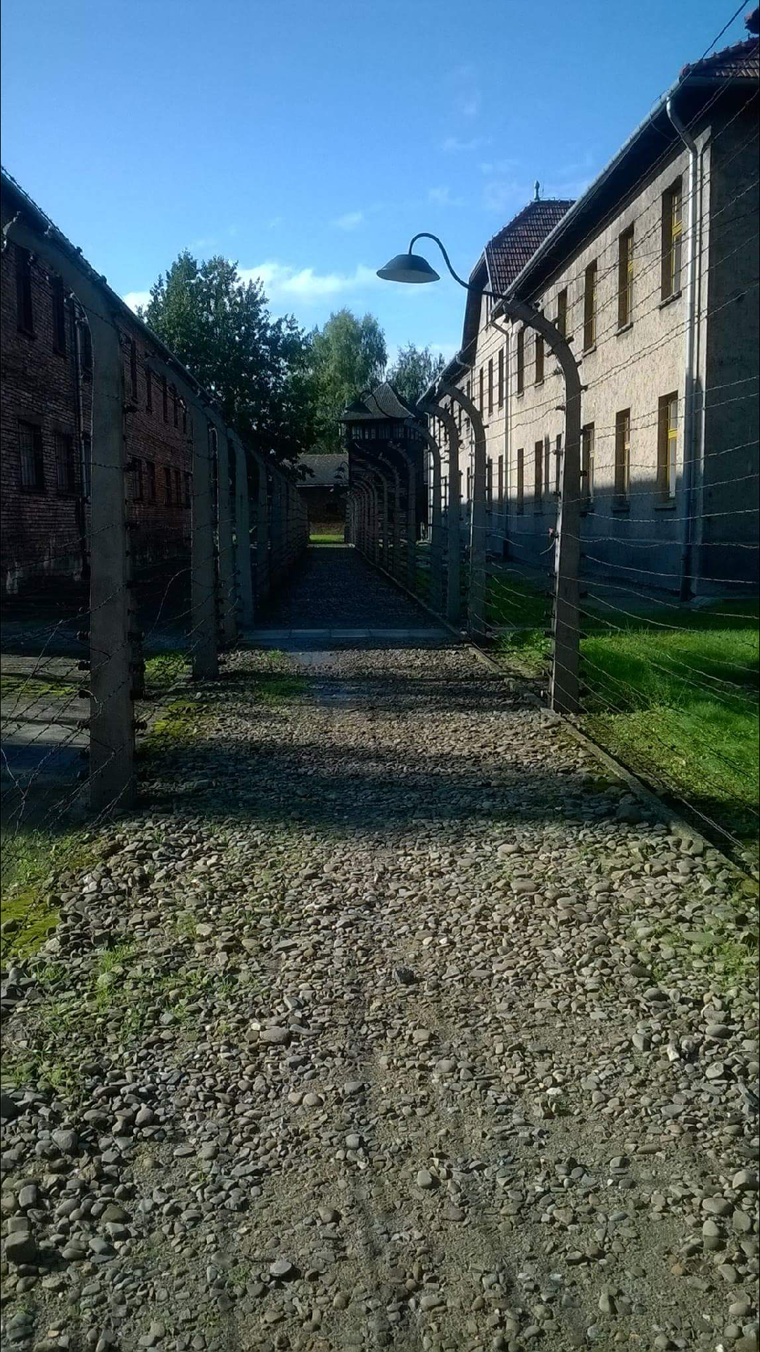 Jeden z najsilnejších zážitkov v mojom živote. Každý by mal Osvienčim navštíviť aspoň raz za život.
