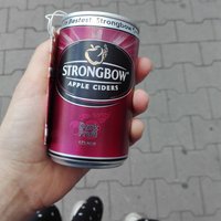 Takúto nežnú plechovočku Strongbow som dostala v Kaufe :love: