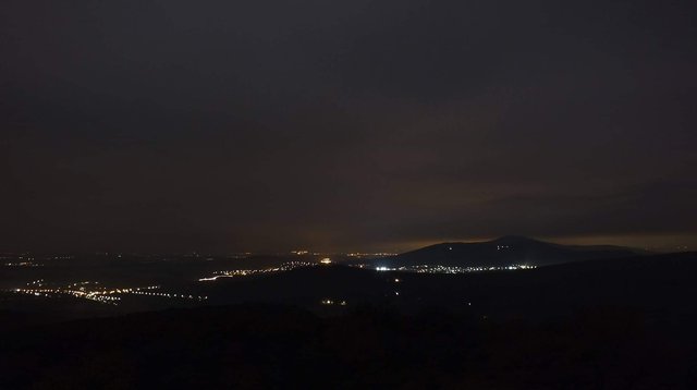kto sa bojí, nech nechodí v noci do lesa. My ostatní aj takéto môžeme vidieť.
