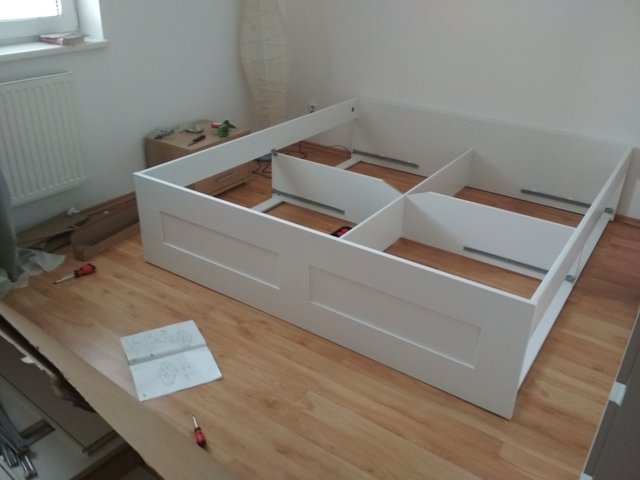 ako trávite túto upršanú nedeľu? ja skladám lego značky IKEA
