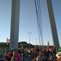dnes sa v Bratislave bicyklovalo cez mosty <3 II.