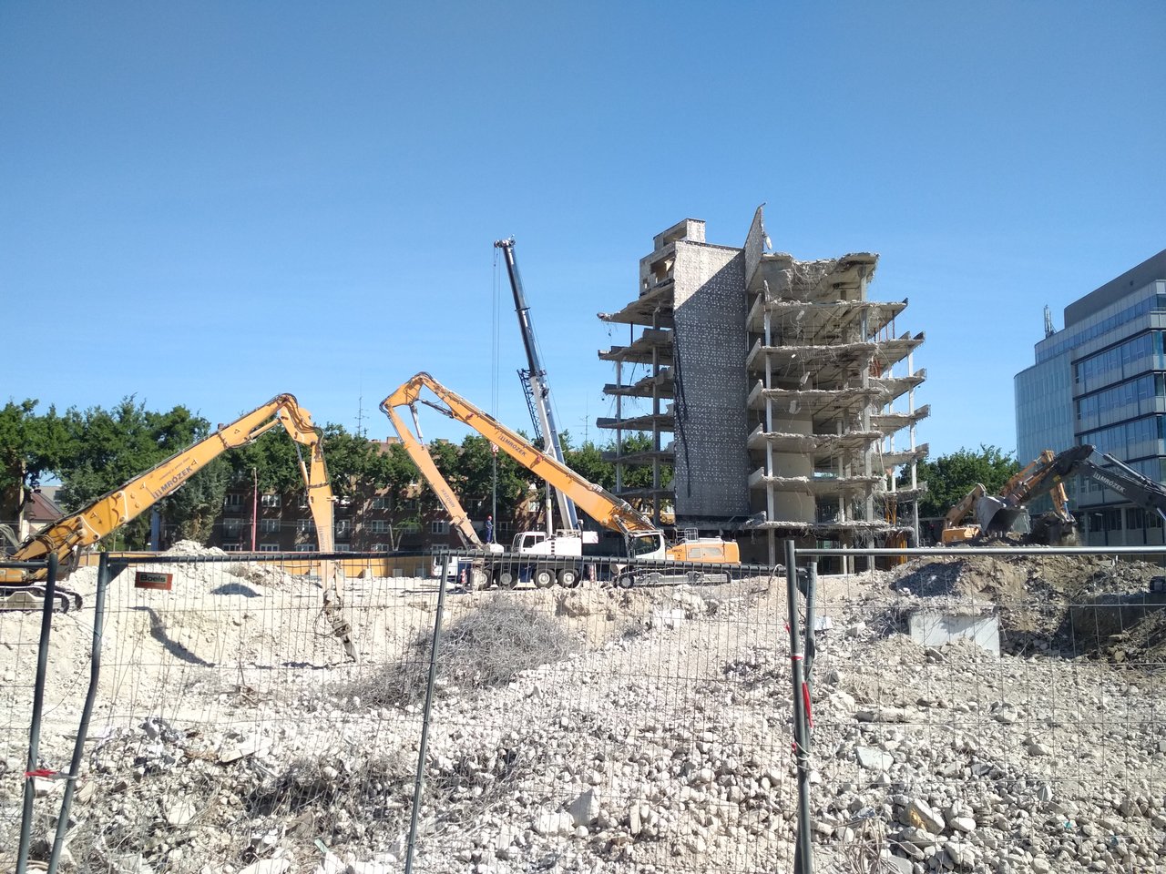 posledné zvyšky apolla I.