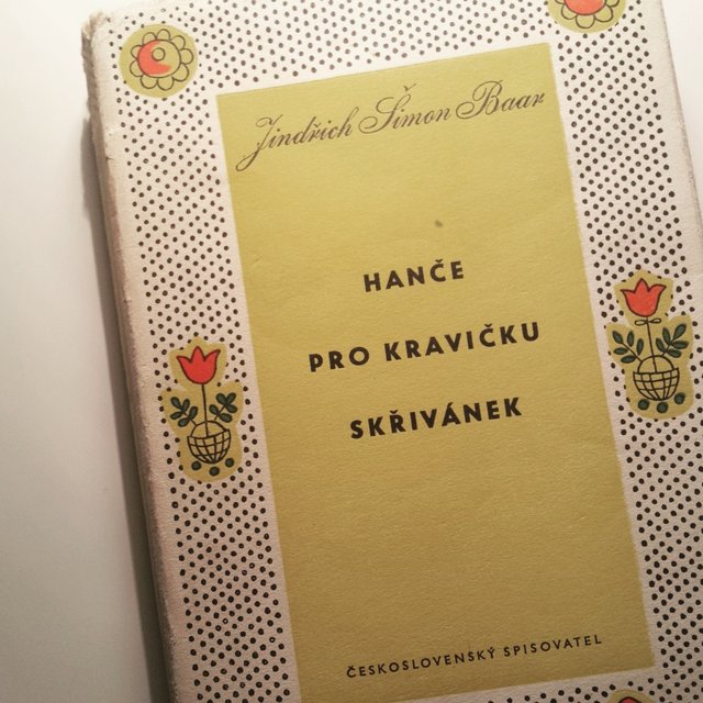 Kukni čo som dostala od silvinky! + večer sme mali párty v meste, v dave dôchodcov sme sa hlasno bavili o drogách, išli sme do kabinetu a bol tam moj eggs ale prežila som to a pili sme drahé pivo a natáčali sme dokument a celkovo to bolo asi fajn.