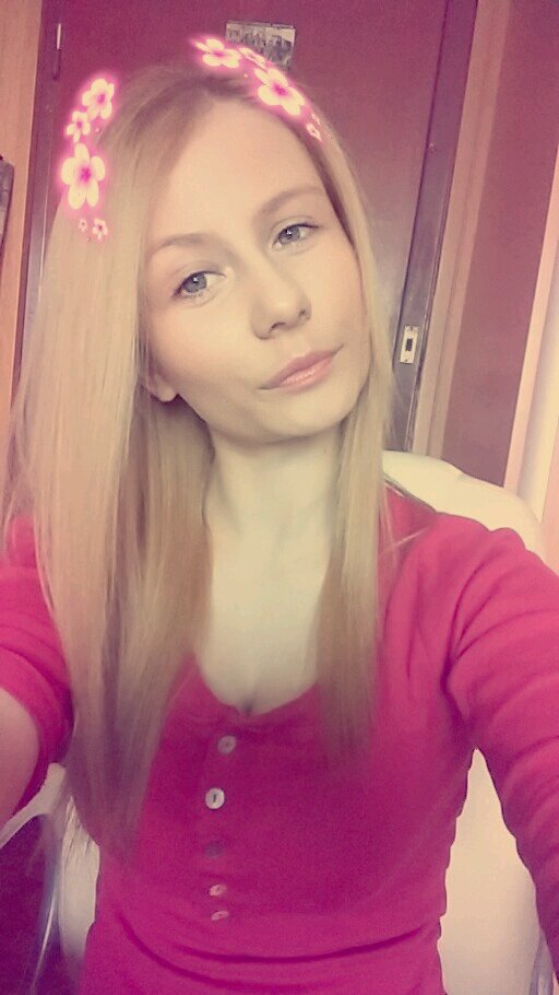  :) Zdravím ľudkovia :) 
Snapchat forever :D :* :* :P