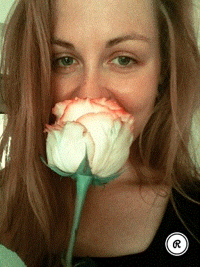krásna žena dostala krásnu ružu :D #nomakeup