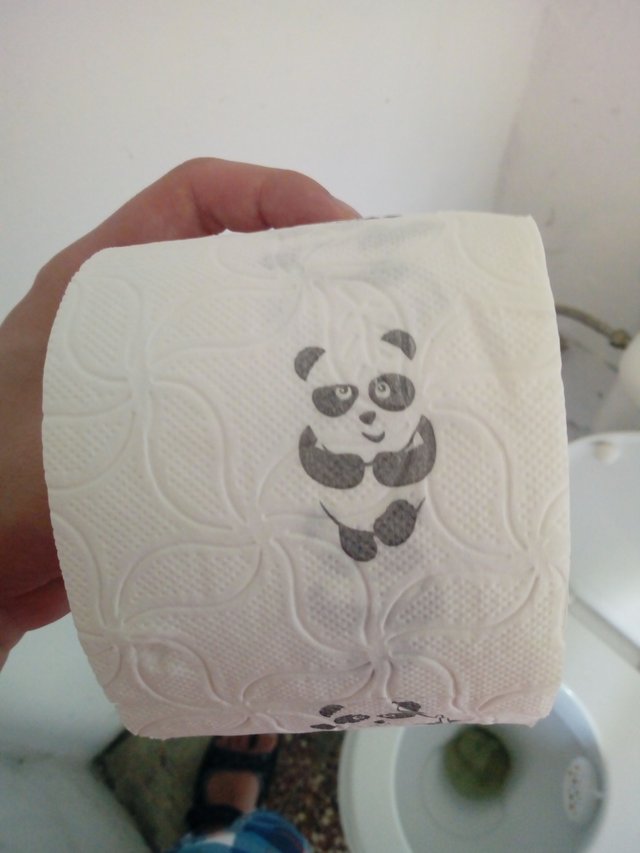 Na špinavom hajzli ťa čaká rozzúrená panda ty hajzel ! 