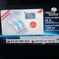 Tieto vesmírné ponožky len za skvelých 44€ vás udržia na nohách vždy ! Môžete v nich ísť aj najebaňi štyri celá ďevať promile a vyliečia všetky vaše zdravotné problémy a to se vyplatí ! Díky Broňa ďakujem ti zato ;) 