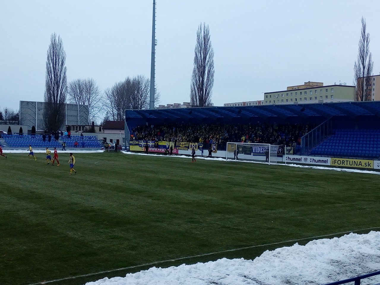 Vsade sami madari :D FK Senica -
 DAC Dunajska Streda 0-2... 932 divakov :(