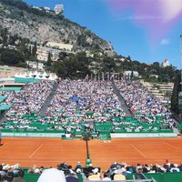 Najkrajsi zápas dnes : Federer vs Tsonga ale asi mám spalenu polovicu tela 