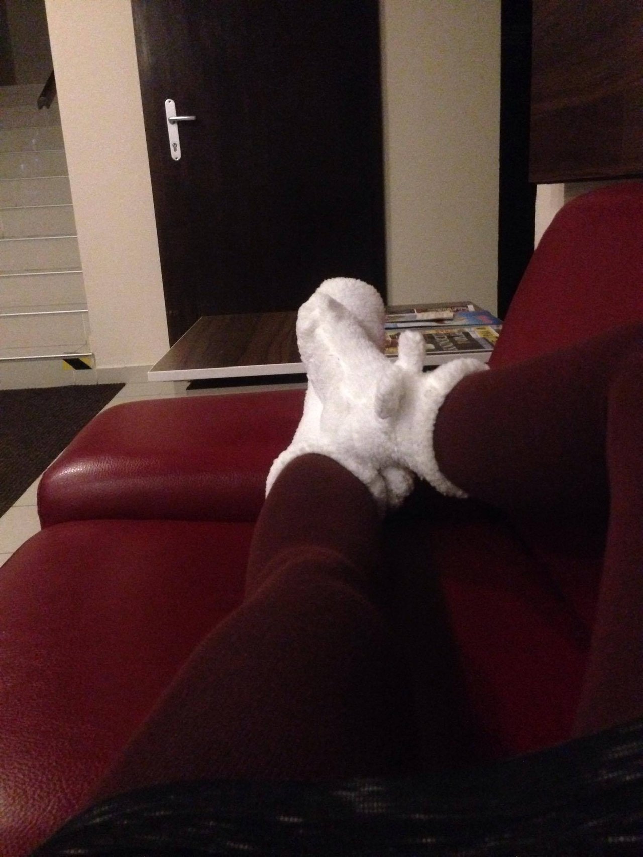 dneska v praci asi takto. hostia uz spia a pracovna obuv lvl tazko pracujuca :D

