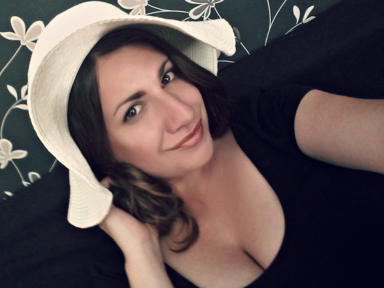 dobré ránko! leto je už tu, konečne môžeme vytiahnuť klobúky :)