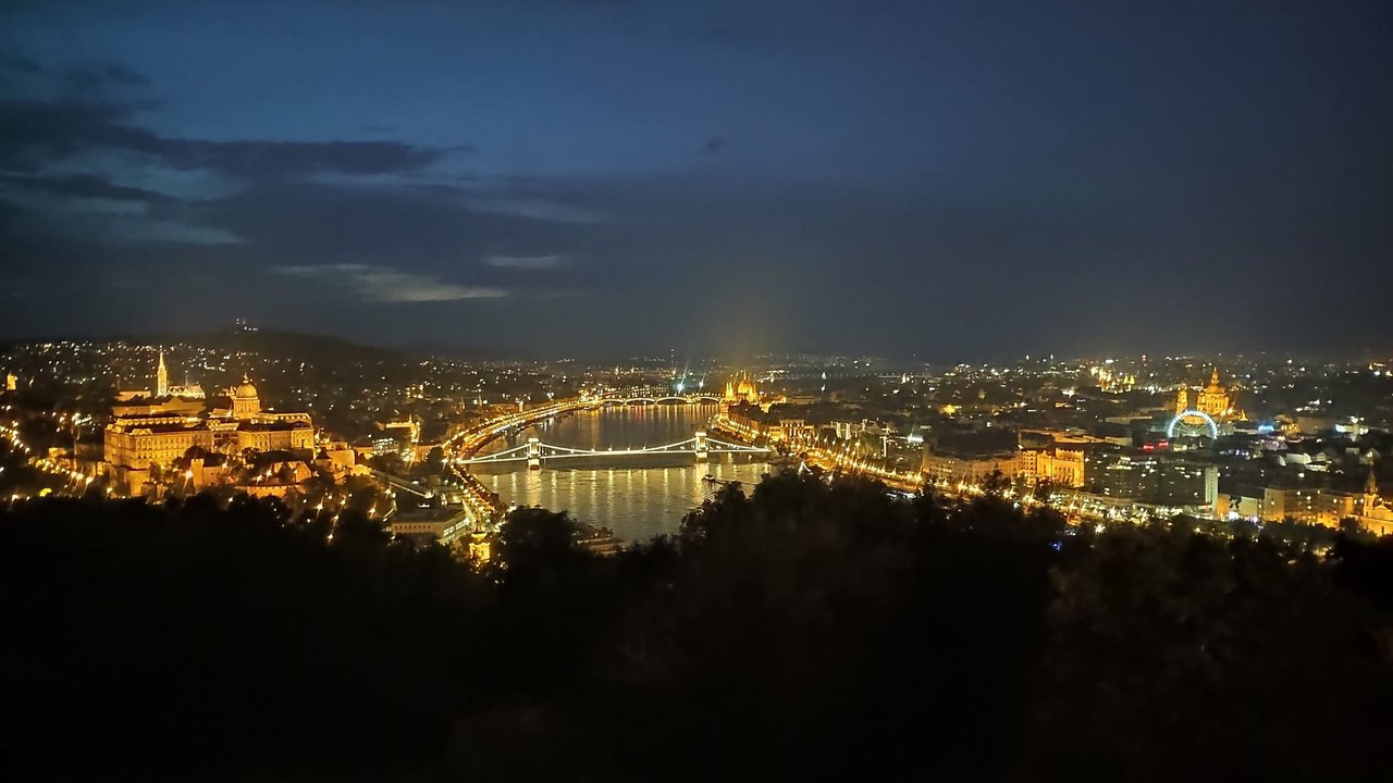 Včerajšok bol plný magických momentov. 
BUDAPEST. 