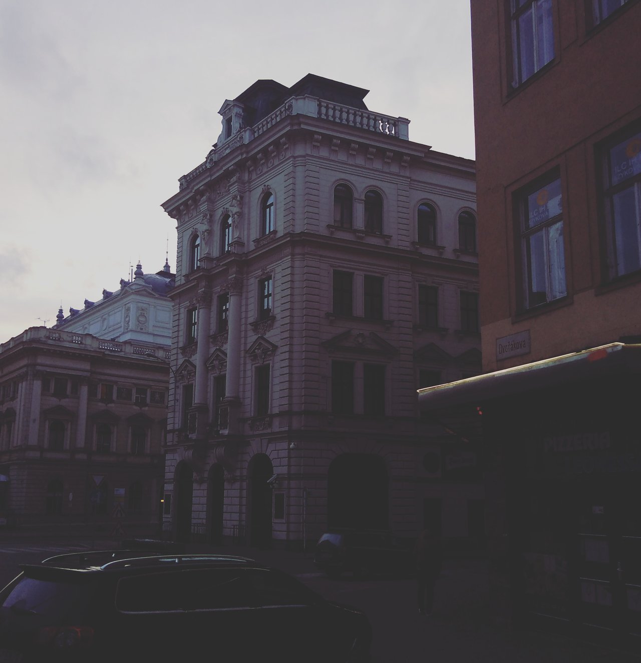 Ráno po. Brno.
