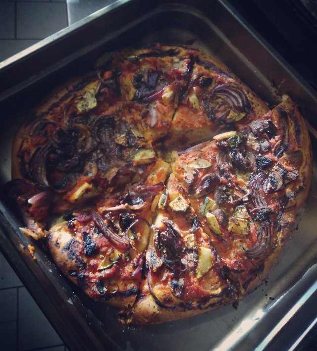 pizzakoláč
#burntforflavor #burntforaesthetics