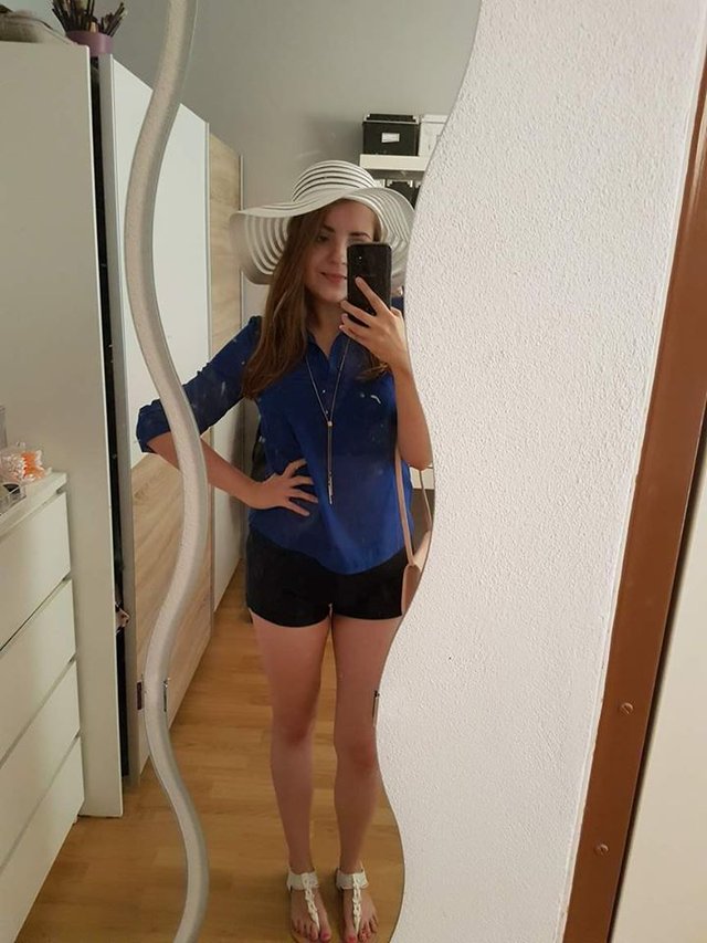 skúšam outfit na dovolenku, čo bude až za mesiac :D ale budem farebne dokonale ladiť s prostredím :D
