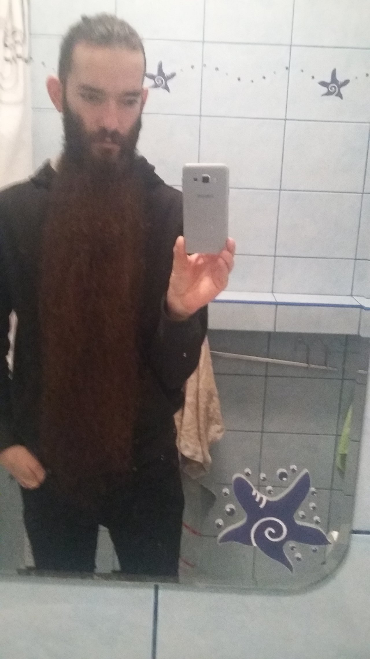 Rastie, rastie, rastie kvety rozvíja 
