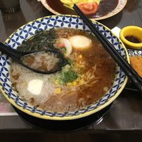 Japonsky ramen s naj popici smazenym bravcovym