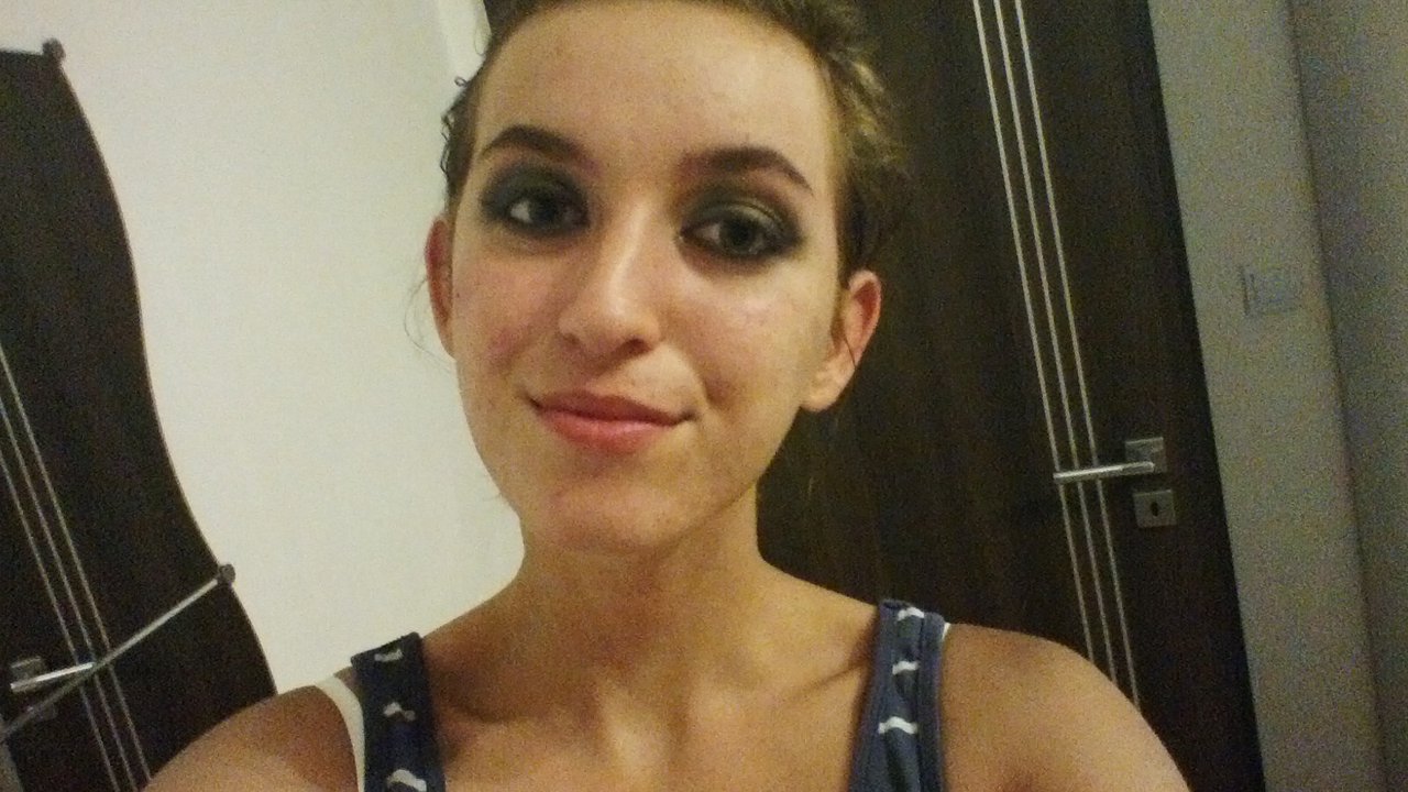 1.pokus o smokey eyes .. looking like panda :D 