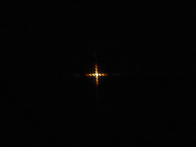 Neviem či som bol taký unavený, ale včera som najskôr odfotil UFO :) Táto foto je taká pekná hviezdičková, no video je lepšie. Najskôr som si myslel, že je to Mars, alebo Venuša, ale bleskovo to vyštartovalo. Myslím, že to boli vyslanci z Andromedy, ale n