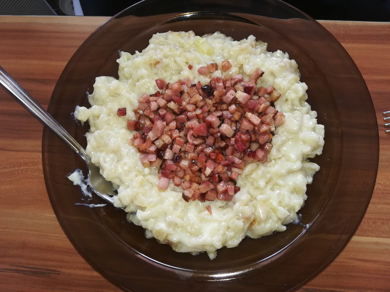 Chcelo by to inakší servis, ale vyše kila to bolo a dal som to. So slaninou takmer 2 :D Tomu sa povie obed