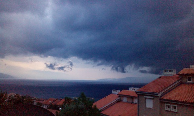 Alá, čierňava.