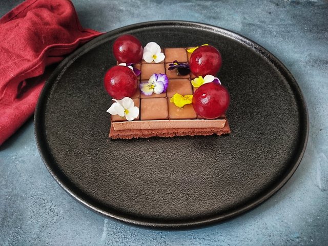 Brownie základ, gaštany a čerešne :))