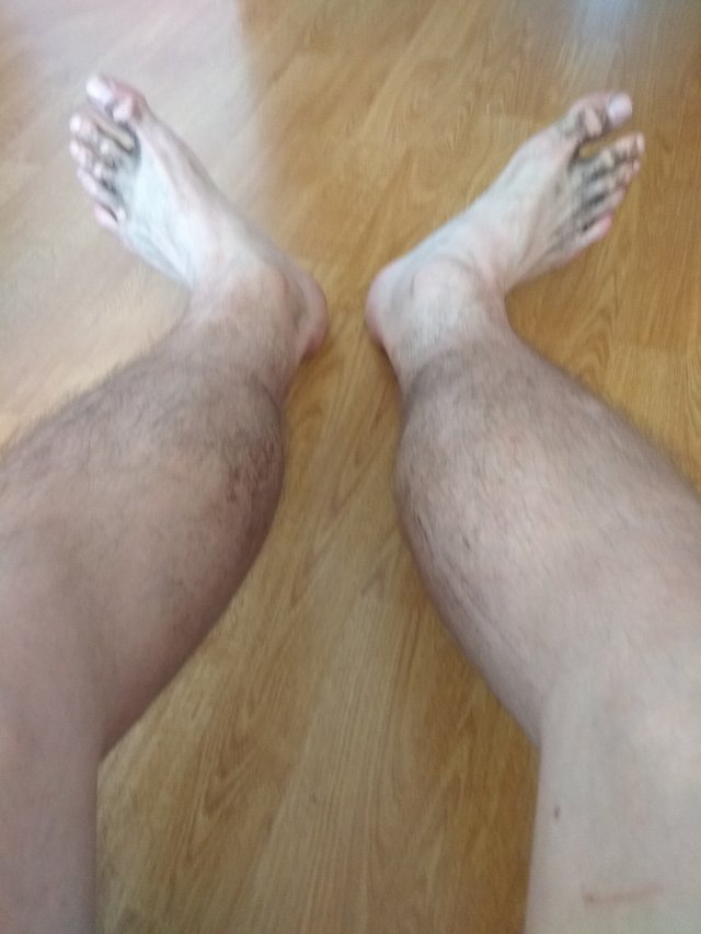 Vraj je taký trend pridávať fotky svojich nôh. Či to len ženy môžu? :D