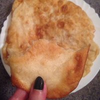 Tetuska s ktorou chodime vencit pesky mi dala langoseeee! Take dobre langose som v zivote nejedla... 