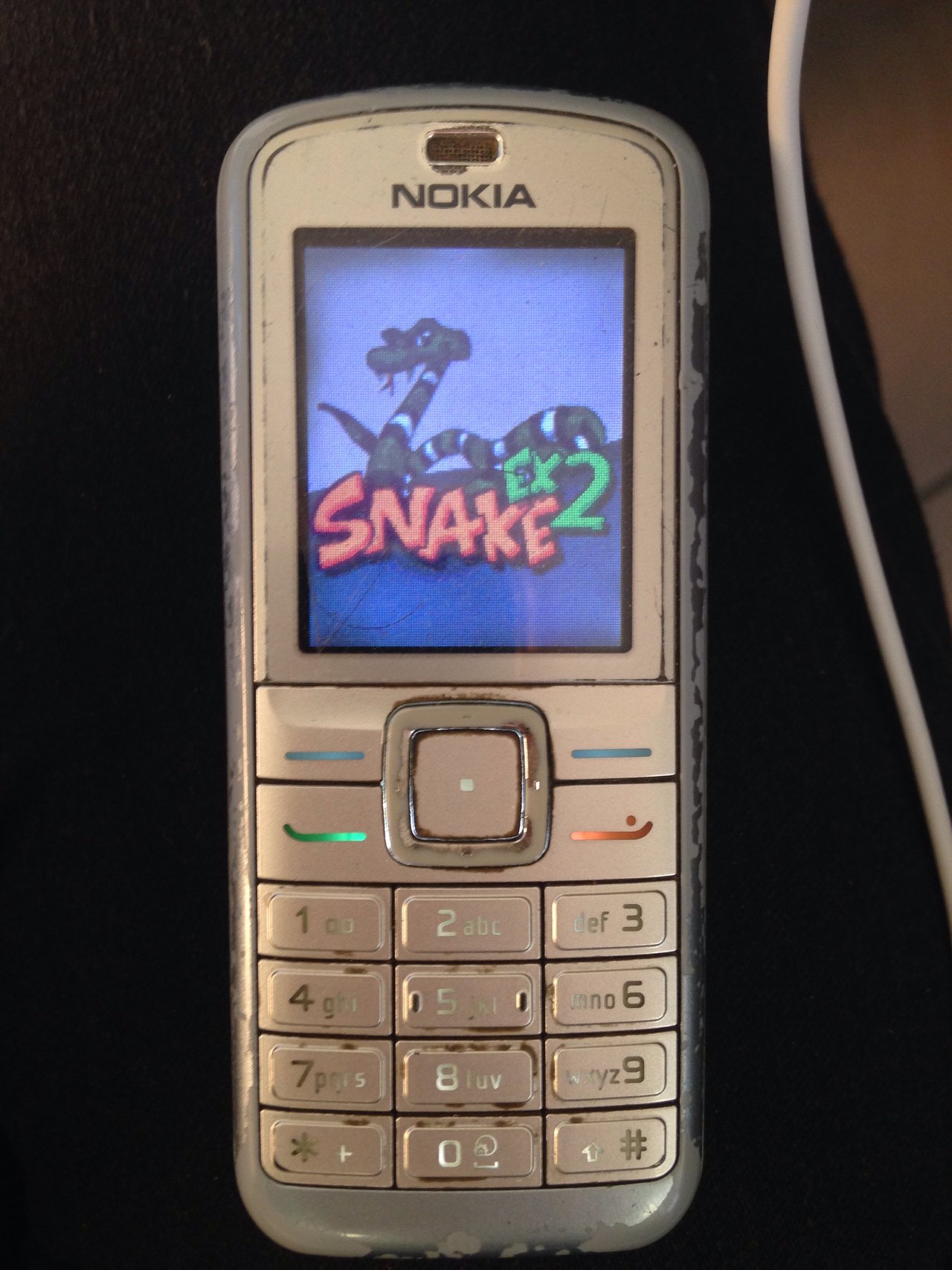 Mile deti... Takto kedysi vyzerali telefóny ktoré sme chceli... A hadík bol topka! :D