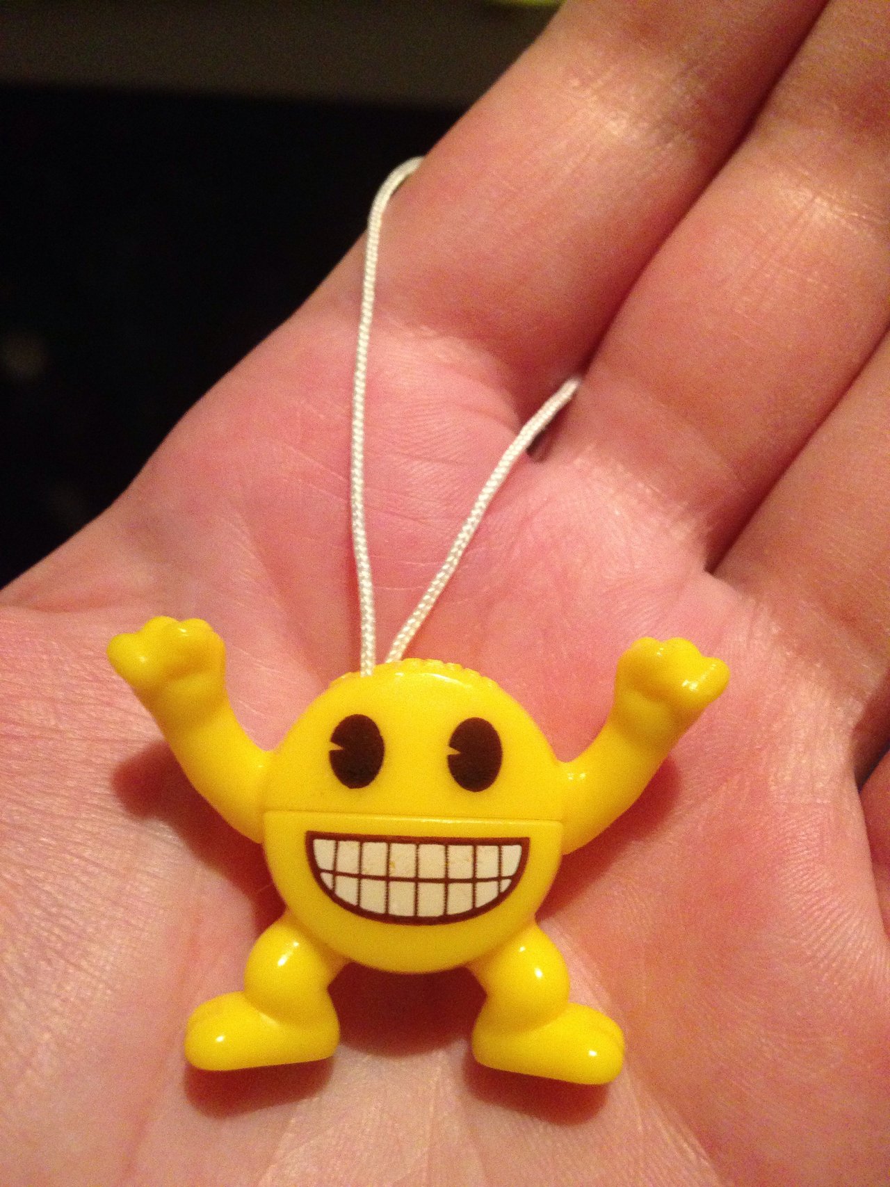 Našla som v Kinderku smajlíka! :D Pamätníci poďme sa porozprávať o hračkách z Kinderka! :)