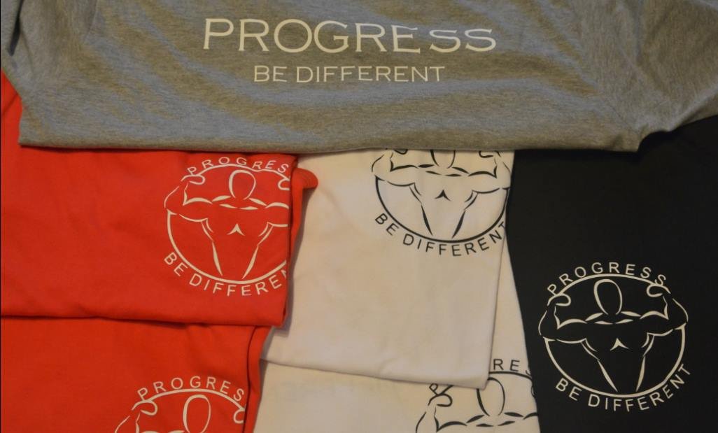 Ak chcete ešte niekto tak píšte, posledné kusy :)
12eur unisex M a Lká ... nejaké sú už rezervované, pozriem keď tak :D