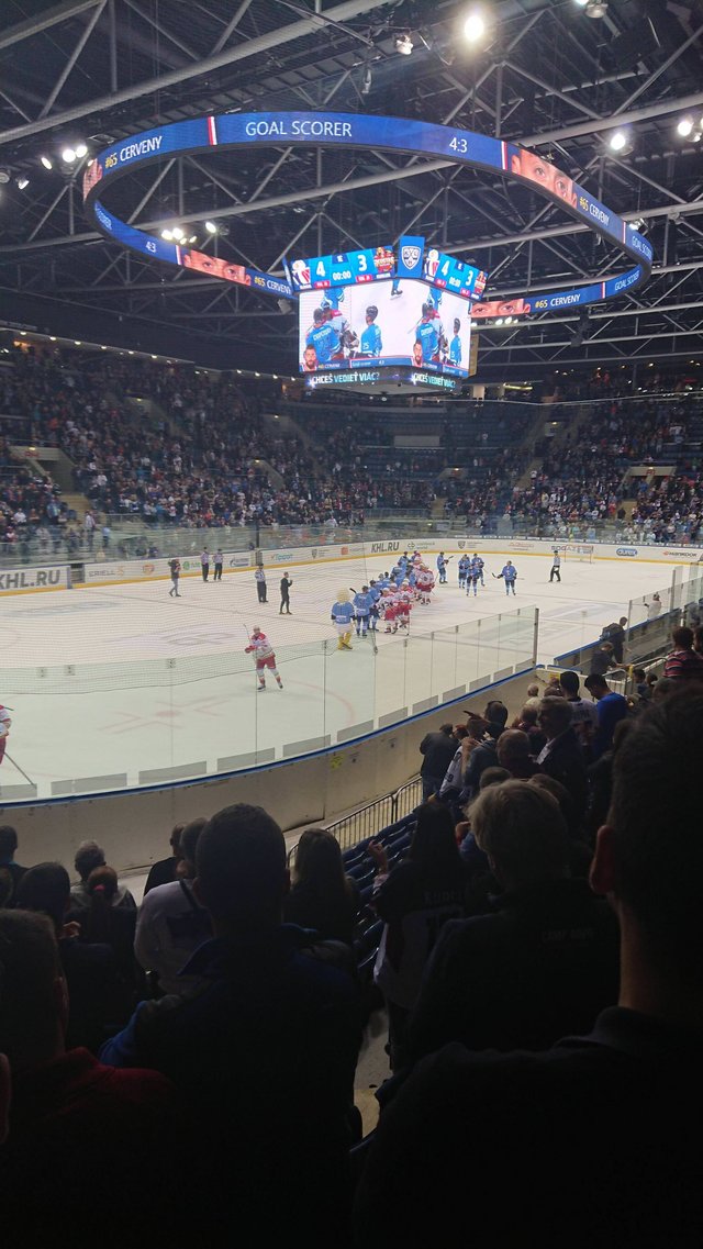 Super zápas, ktorý sa niesol v skvelej vybičovanej atmosfére, s veľmi dôležitým víťazstvom proti tak nepríjemnému súperovi. Ani chvíľu som sa nenudil :). Gól do šatne sekundu pred sirénou najlepší :D.