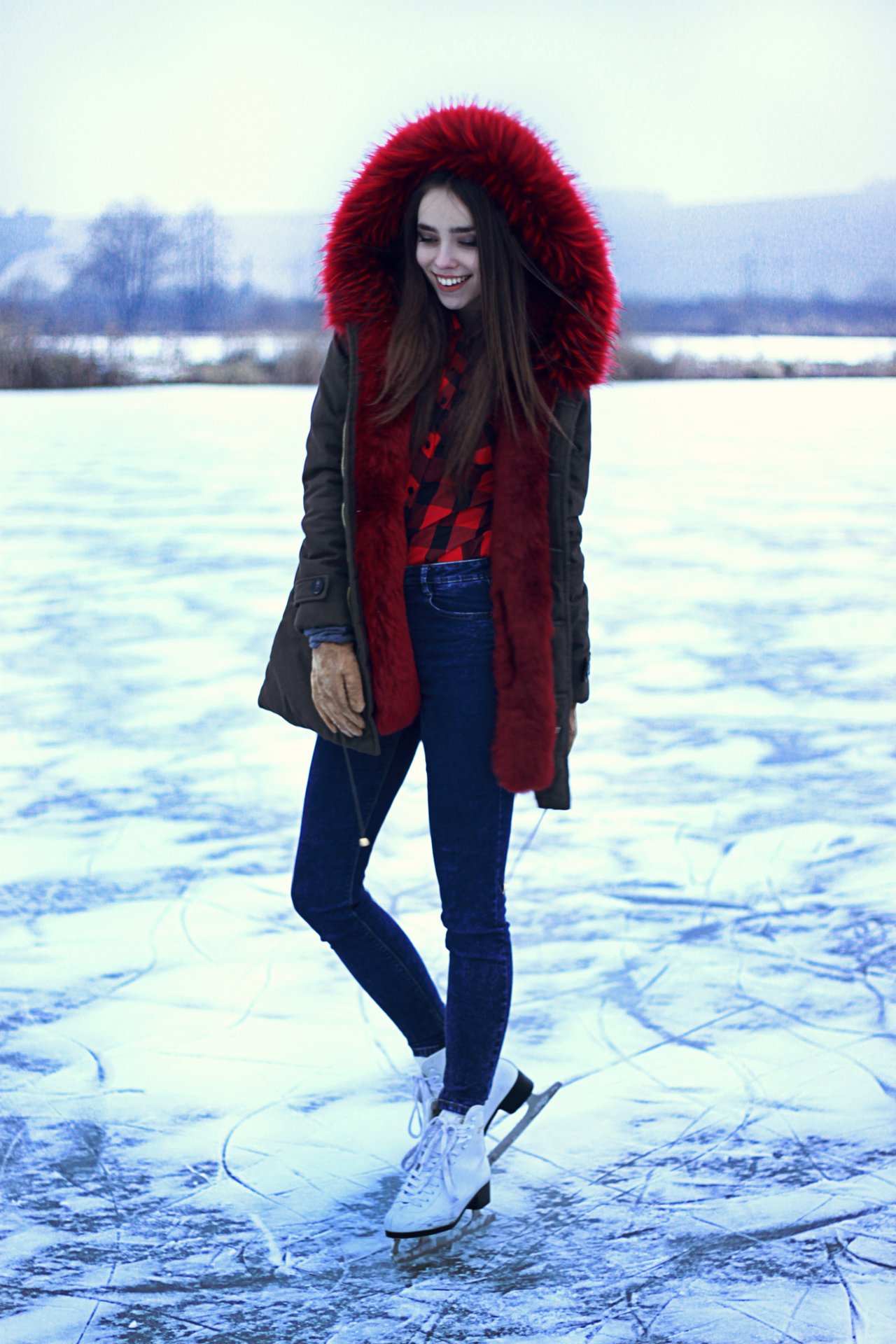 Ahojtee :) viac fotiek na -
http://laurinstyle.blogspot.sk/2016/01/korculujem-korculujes-korculujeme.html