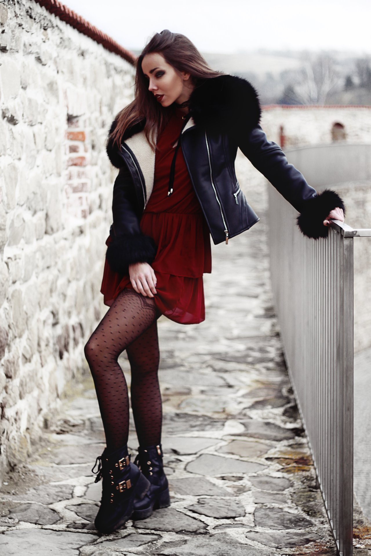 http://www.laurinstyle.com/2016/11/bordeaux-dress.html