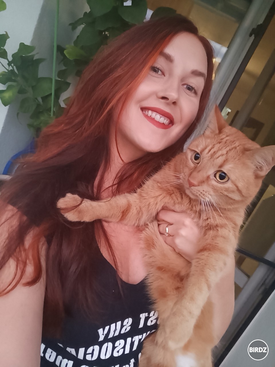 objavila som svoje heslo na birdz, tak som Vam sem prisla ukazat ako moja macka miluje photoshooting..ta radost v ociach :D 
