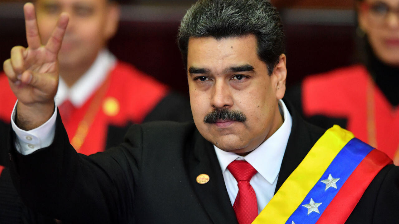 Pan Nicolas Maduro vynikajuci prezident venezuely bol dnes fasisticko-imperialistickymi usa nepravom zadrzani a odvedeni do usa! V mene celeho slovenskeho naroda ziadam prezidenta usa trumpa o prepustenie tohto svetoveho statnika!